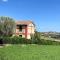 9 Bedroom Gorgeous Home In Cingoli