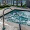 Sunset Bliss Resort #202 - Oceanfront apartment with great resort amenities, rooftop pool and hot tub