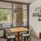 Stonegate Lodge King Bed Fast WiFi 50in Roku TV Salt Water Pool Room # 304