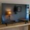 Stonegate Lodge King Bed, WiFi, 50in TV, Fire Pit, Salt Water Pool Room # 310