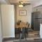 Gorgeous Remodeled Classy Family Apartment - Granite City