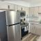 Gorgeous Remodeled Classy Family Apartment - Granite City