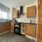 Comfy & Affordable home - Sleeps 7, free off-street parking near City centre, Cadbury World & Cannon Hill Park - Kings Norton