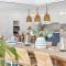 Coastal Luxe - 200m to the Beach plus Pool - 金斯克里福