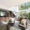 Twelve OClock - Luxury Villas