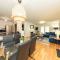 Minutes to Broadway Large 2Br-2Ba with Private balcony and Optional private parking - Nashville