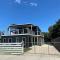 Coastal Retreat, 400 Metres to beach