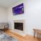 Minutes to Broadway Large 2Br-2Ba with Private balcony and Optional private parking - ناشفيل