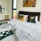 DeLuma-Urban Suites
