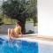 Seaview Luxury Villa Jacuzzi & Pool! 2 Min Beach