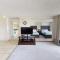 Updated 22nd Floor Waikiki Condo - Free parking & WiFi - Ideal for large family! - Гонолулу