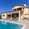 Beautiful villa Kadore with pool in Porec - Višnjan