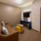 Comfort Inn & Suites Geneva- West Chicago - Geneva