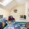 Modern 3 bedroom home *EVcharging* Garden, Parking