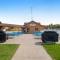 Sunset Condominiums: Castle Rock Retreat