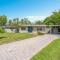 Wills off Wilton Drive 2 bed and 1 bath plus Den with Heated Pool - Форт-Лодердейл