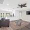 Wills off Wilton Drive 2 bed and 1 bath plus Den with Heated Pool - Форт-Лодердейл