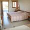 Niki Court Holiday Apartments