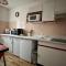 T2 calme avec terrasse, parking privatif, cuisine équipée, centre de Cambo-les-Bains - FR-1-495-112