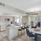 Spacious Luxury Ocean View 4 Bdrs 3Baths 17 FL - شاطئ هالانديل