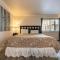 Charming Studio Deluxe w/Full Kitchen #115 at Donner Lake Village