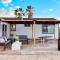Twin Palms Desert Getaway - Jacuzzi, Fire pit, Meditation room & more - Joshua Tree