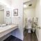 Homey 1st Floor Studio #135 at Donner Lake Village - 特拉基