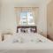 Cozy 2 Bedroom Family Apartment w/ Pool