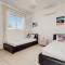 Cozy 2 Bedroom Family Apartment w/ Pool