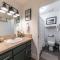 Queen Studio with Lake View 2nd Floor Unit 246 Bldg C