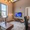 Modern 2BR Loft with Amazing City Skyline View and Optional Parking for 8 Guests Near McCormick Place and Soldier Field