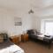 SUMMER VIEW - Escape to our Cosy Cottage with Log Burner
