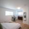 Comfortable & Modern 3BD/2BA Home -pet friendly!