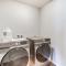17 Mi to Downtown Denver Modern Aurora Home! - Aurora