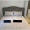 Central London property-ensuite, double and budget room