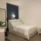Guest room in former hotel, near train station, fully equipped kitchen with washer-dryer - هرث