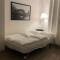 Guest room in former hotel, near train station, fully equipped kitchen with washer-dryer - Хюрт