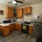 3 bedroom home & 5 minute drive to Papas n beer