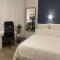 Bild Guest room in former hotel, 20 min to Cologne Cathedral, with fu