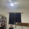 1 quarto 1 cama queen size banheiro privativo- ap compartilhado - ألفيناس
