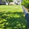 WOW - King Beds, Huge Yard, New Reno, close to Beach, Private, Level no stairs - 悉尼