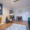 Stylish Central Apartment with Free Parking, Fast WiFI and Smart TV by Yoko Property - Coventry