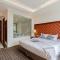 THE SHINE HOTEL