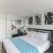 Deluxe Ocean View Condo on 31st Floor - Free Parking & Wifi! condo