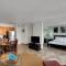 Deluxe Ocean View Condo on 31st Floor - Free Parking & Wifi! condo