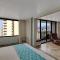 Deluxe Ocean View Condo on 31st Floor - Free Parking & Wifi! condo