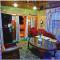King of kings Houseboat