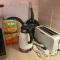 Guest room in former hotel, near train station, fully equipped kitchen with washer-dryer - هرث