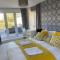 Reed Warbler - HM111 - Lower Mill Estate Penthouse Apartment with Spa Access