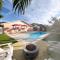 Luxury Villa 3 Blocks from the Beach with a Pool, Fire Pit and Outdoor Oasis - كيب كانافيرال